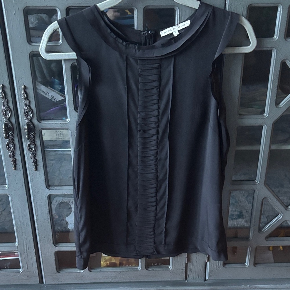 Search for Sanity Elegant Black Sleeveless Top